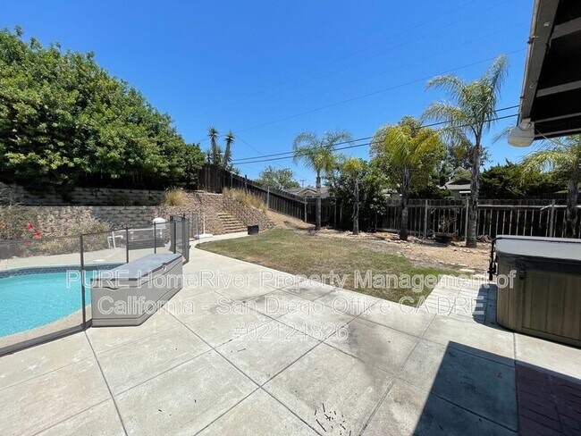 Building Photo - 8970 Lake Angela Dr