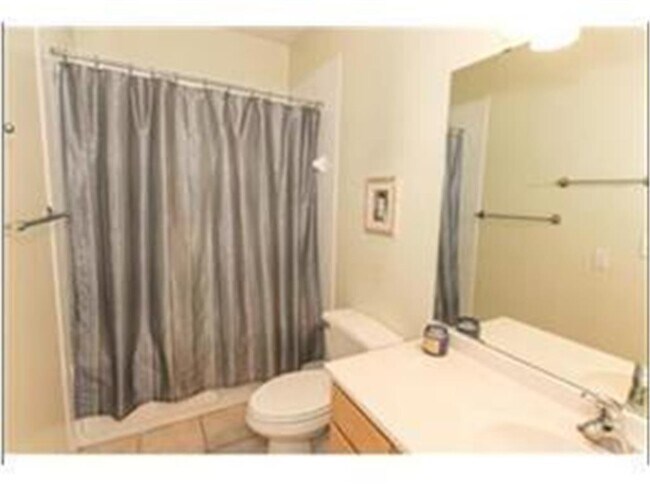 Building Photo - 575 N 1st St