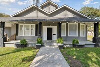 Building Photo - 1602