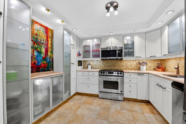 Building Photo - 3456 S Ocean Blvd
