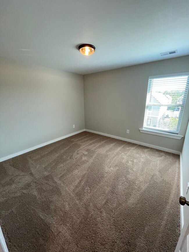 Building Photo - Home for Rent in Calera, AL!!! Available to View with 48 Hour Notice!!!