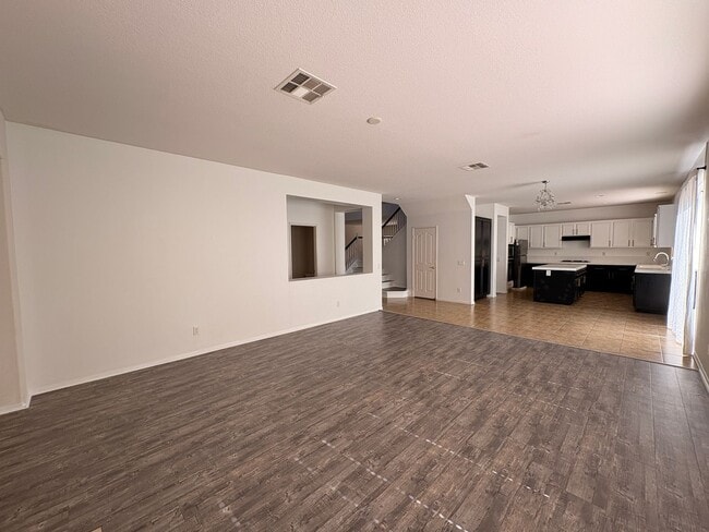 Building Photo - 5875 Larry Dean St