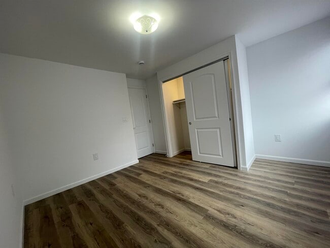 Building Photo - 416 10TH St