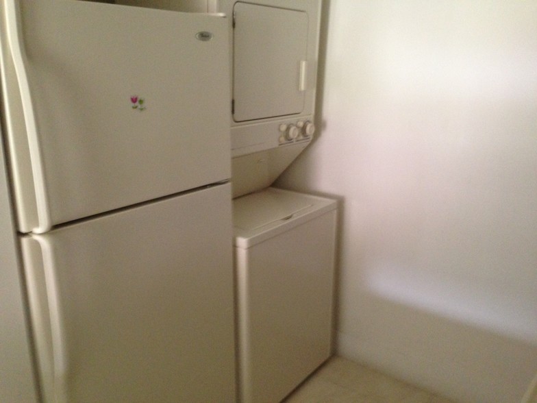 Washer And Dryer - 14933 SW 104th St