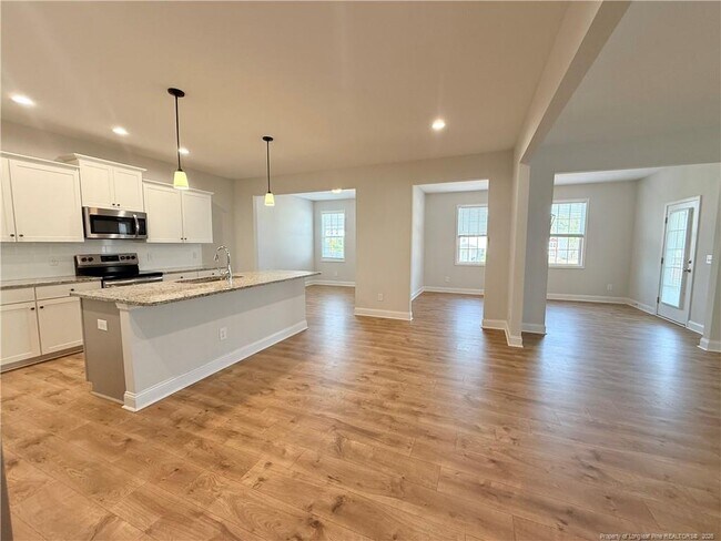 Building Photo - 155 Silk Oak Dr