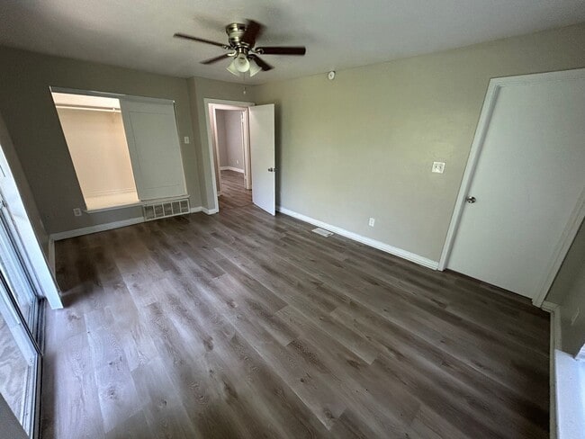 Building Photo - 715 Eastham Ln