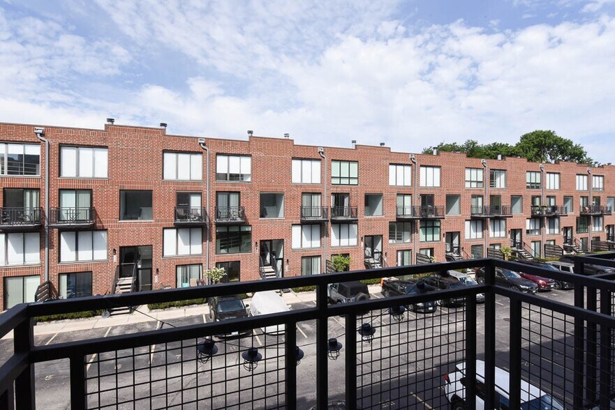 Building Photo - 949 W Grace St