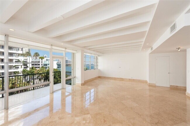 Building Photo - 1408 Brickell Bay Dr