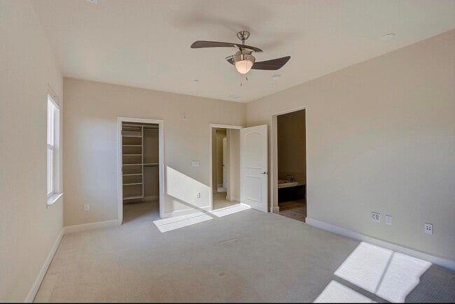 Building Photo - 581 Selby Lane