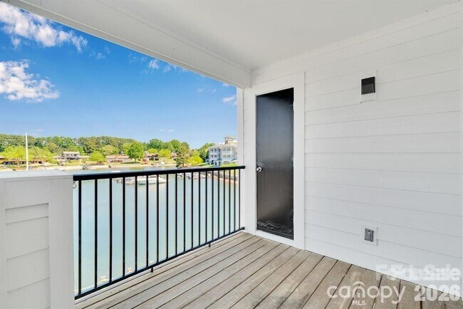Building Photo - 18755 Vineyard Point Ln