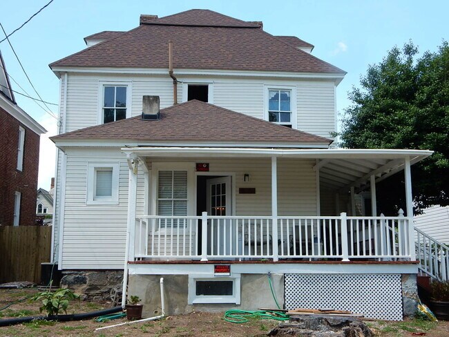 Building Photo - Elm/436