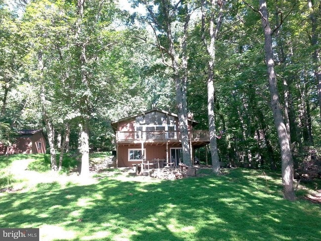 Building Photo - 1601 Summit Dr