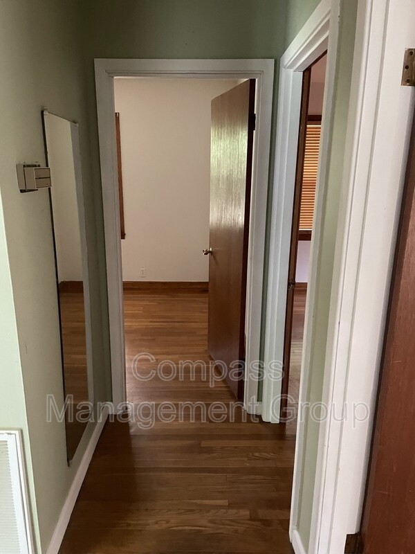 Building Photo - 2911 Davis St SE