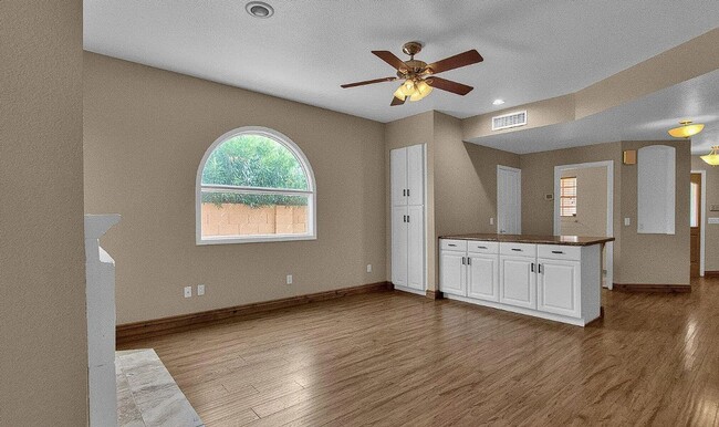 Building Photo - 3110 W Baylor Ln