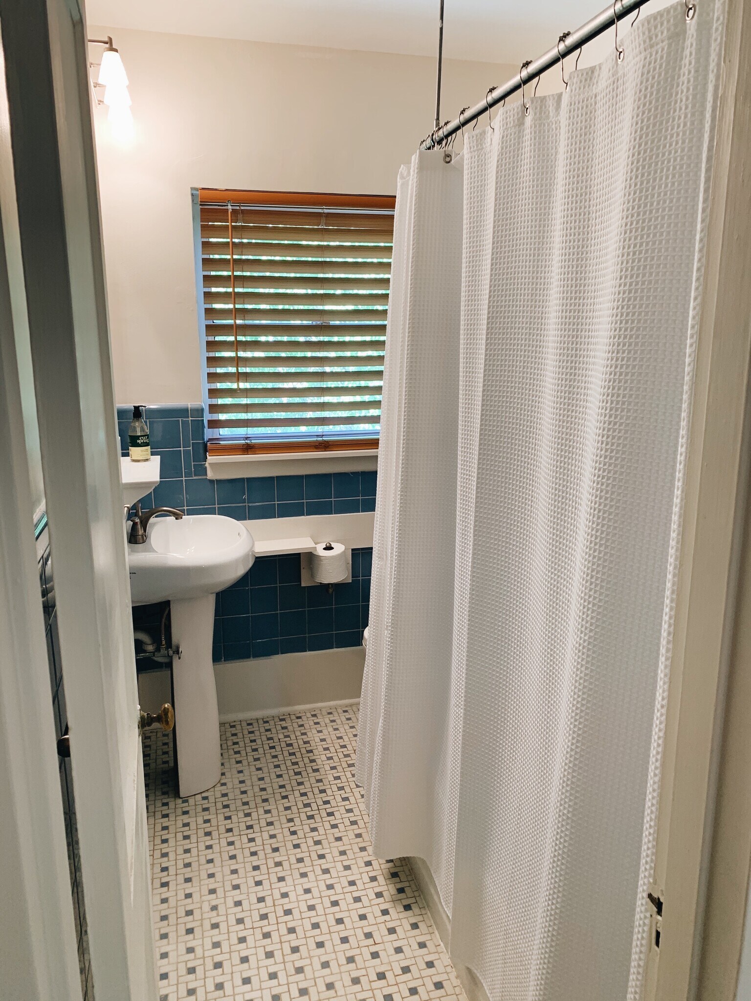 Building Photo - 501 Milledge Rd