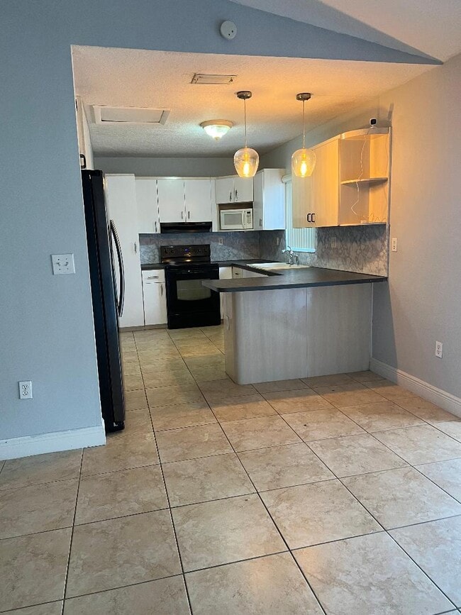 Building Photo - 17185 SW 145th Ave