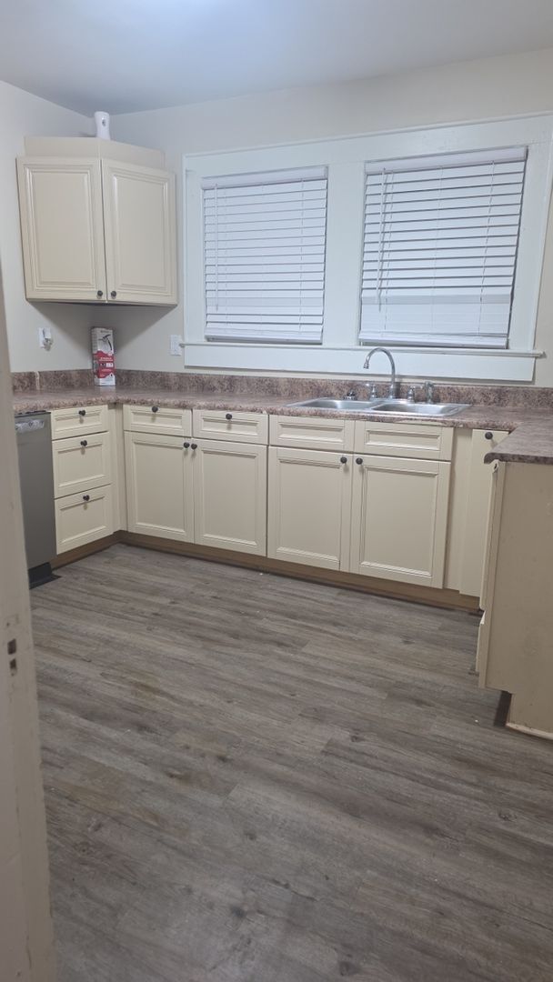 Building Photo - Charming 2BR Duplex in the Heart of Downtown Mobile – Pet Friendly
