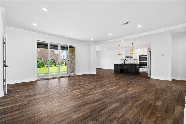 Building Photo - 413 Weston Park