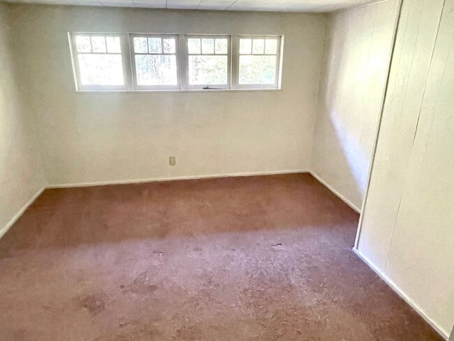 Building Photo - Nestled Away In Gig Harbor: A 3 Bedroom wi...