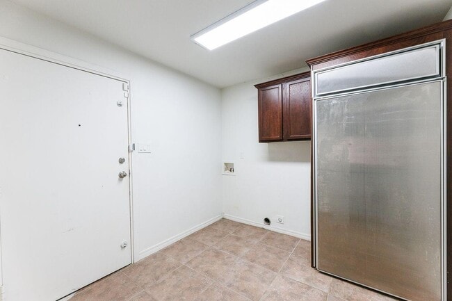 Building Photo - 5811 11th Pl