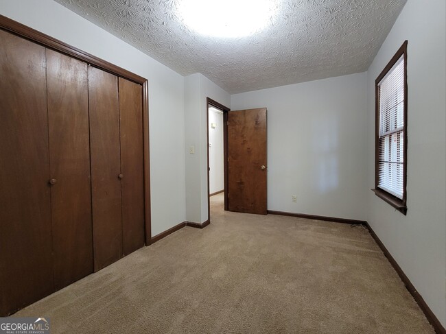 Building Photo - 487 Loganville Hwy