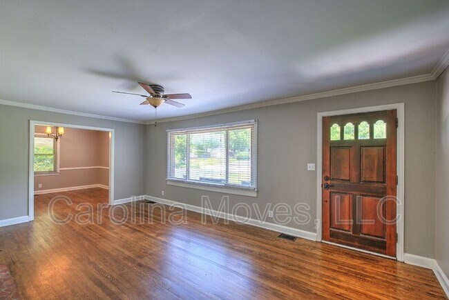 Building Photo - 119 Windemere Dr