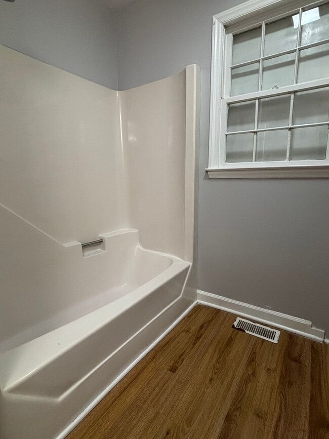 Building Photo - Cozy Kernersville 3BD Home with Modern Comforts – Available Now!