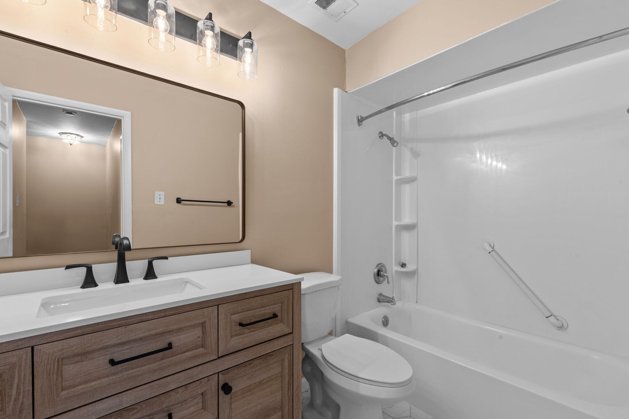 Building Photo - 445 Olian Dr