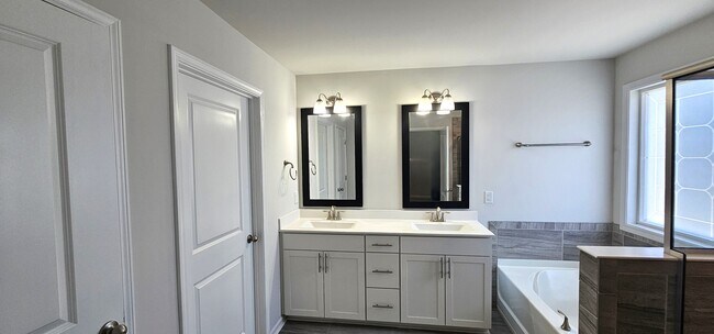 Building Photo - 218 Stamm Dr