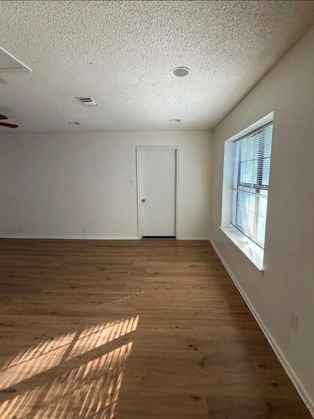 Building Photo - 12021 Shady Springs Rd