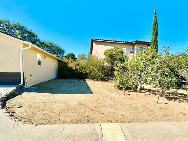 Building Photo - Lovely, Newly Renovated, & Fully-Detached Guest Home Unit on Gated and Private Country Property o...