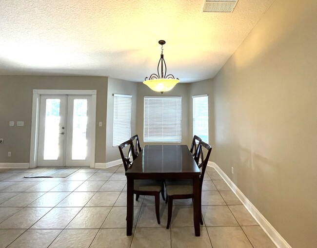 Building Photo - 11 Riviera Estates Ct