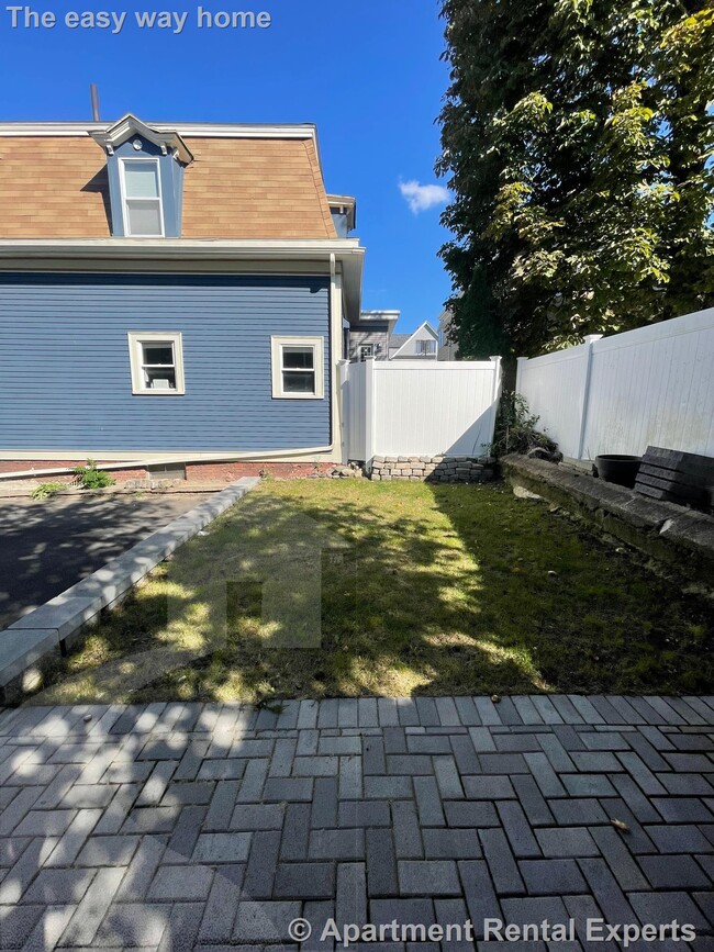 Building Photo - Davis/Ball Sq Medford Single Family - 3BR,...