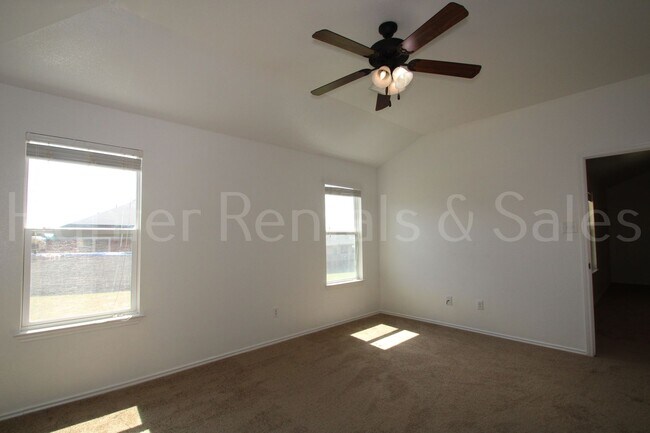 Building Photo - Spacious 4 bedroom in Goodnight Ranch