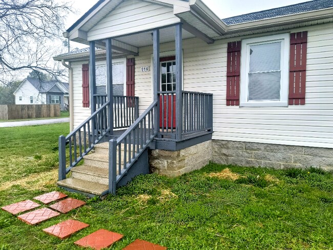Primary Photo - 916 Finley Beech Rd