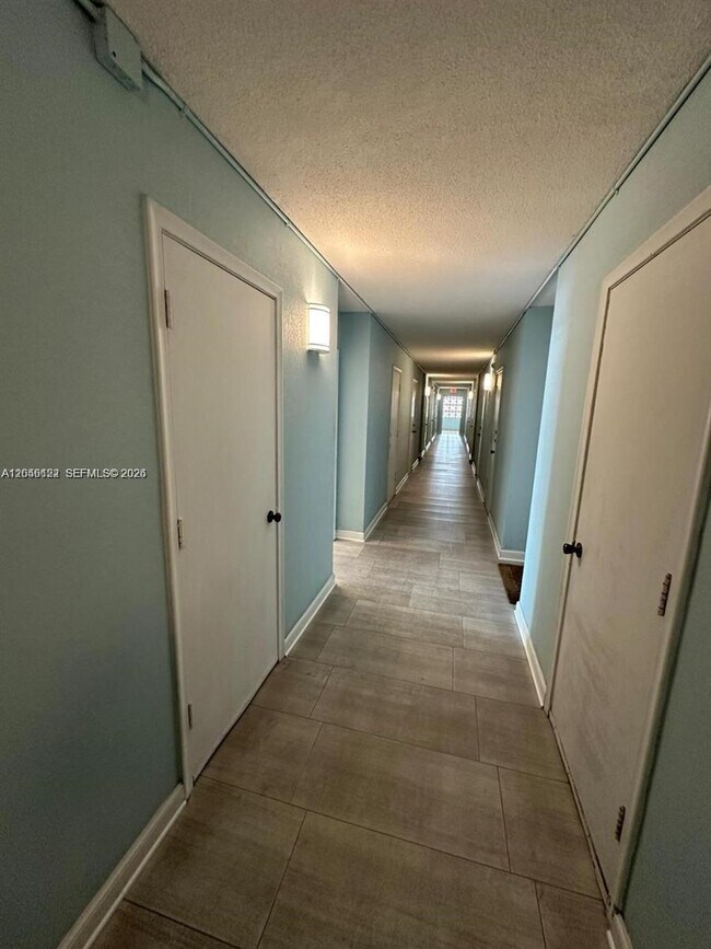 Building Photo - 1801 S Ocean Dr