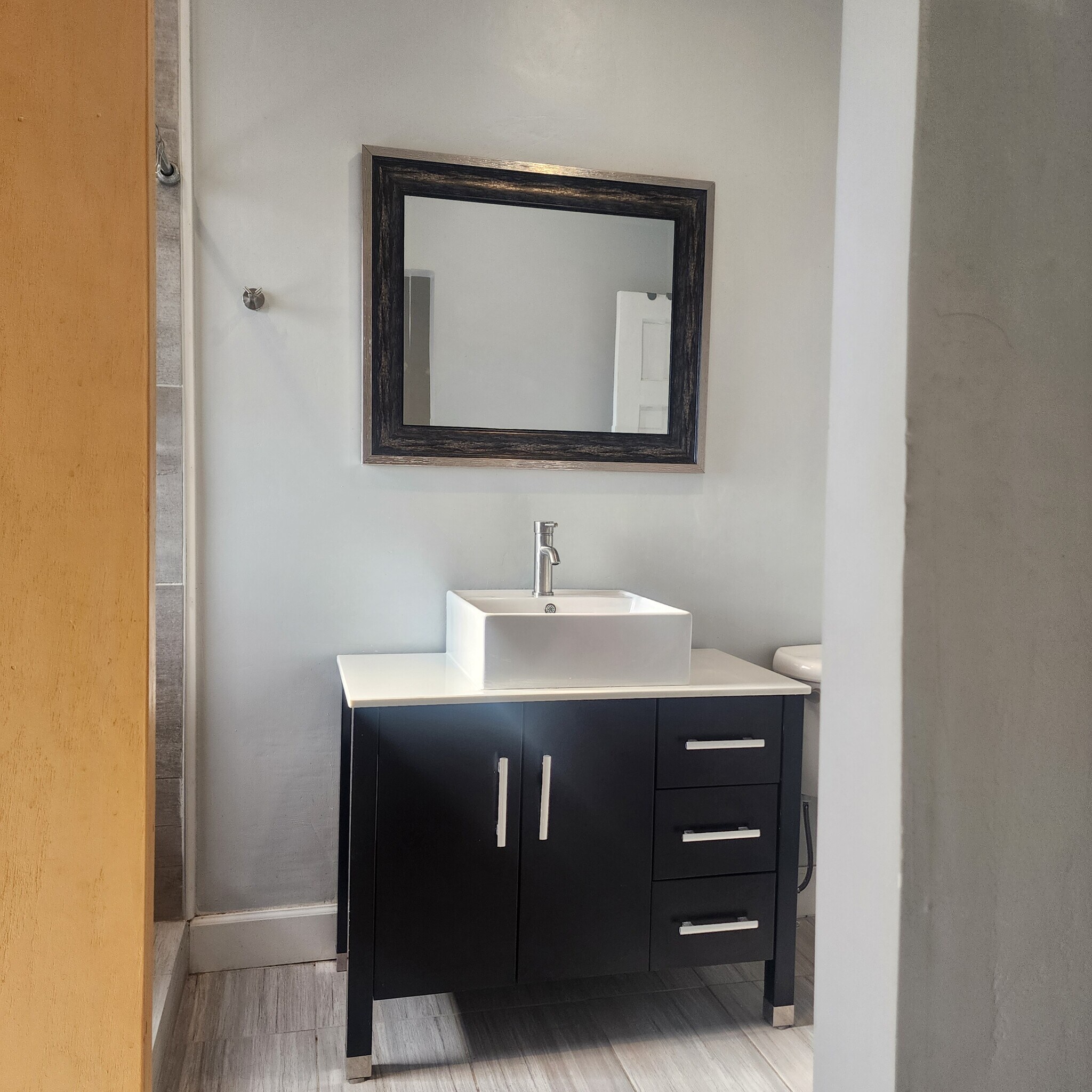 Building Photo - 2415 N Vine St