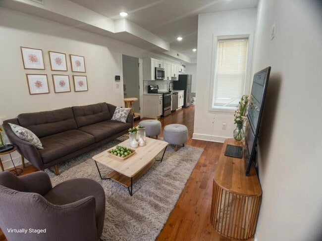 Building Photo - 3035 W Diamond St