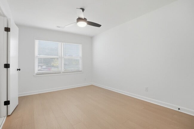 Building Photo - Beautifully Renovated 3-Bedroom with Fenced in Yard