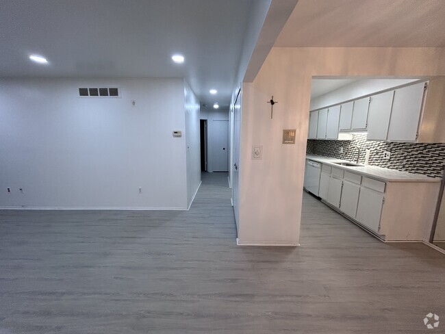 Building Photo - 12077 Ina Dr