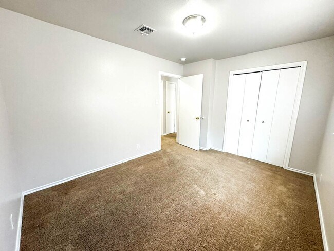 Building Photo - 11727 Capotillo St