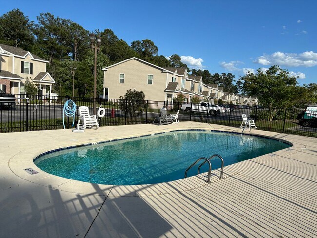 Primary Photo - 2 bed / 2.5 bath Townhome ~ Carolina Bays ...