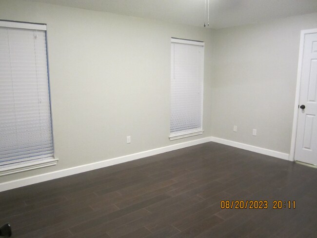 Building Photo - 928 Meadowlark Dr
