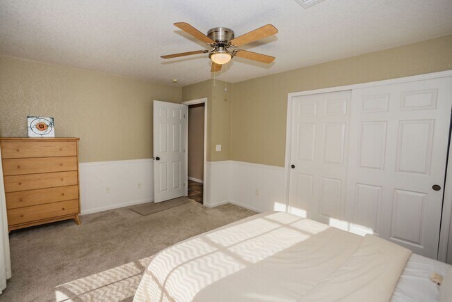 Building Photo - Your Year-Round Retreat in LHC!