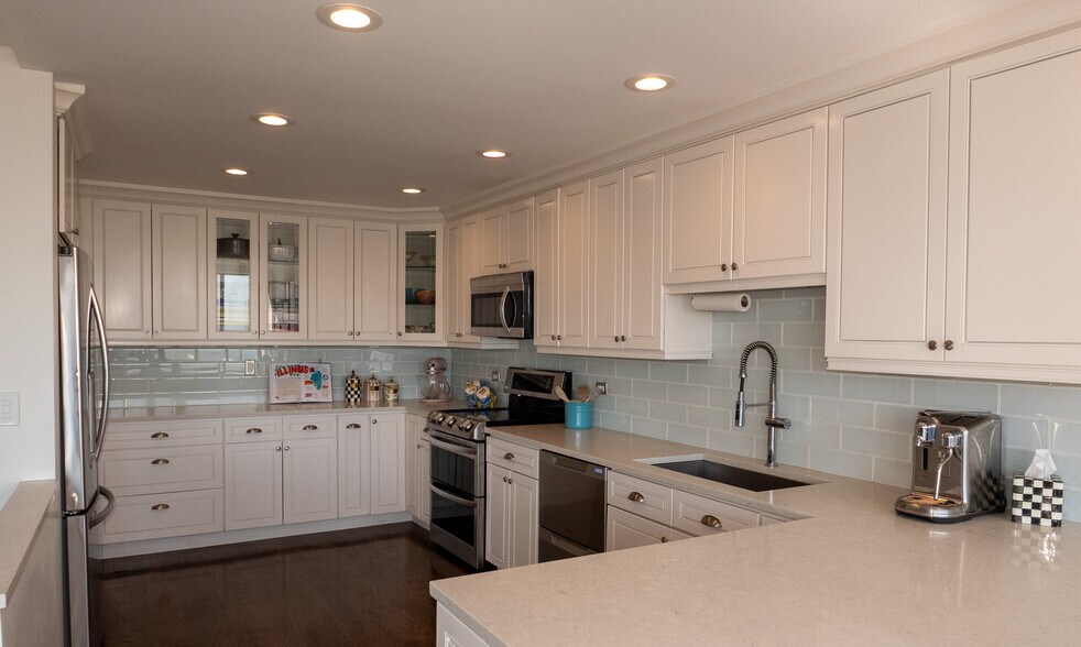 Building Photo - 2754 N Hampden Ct