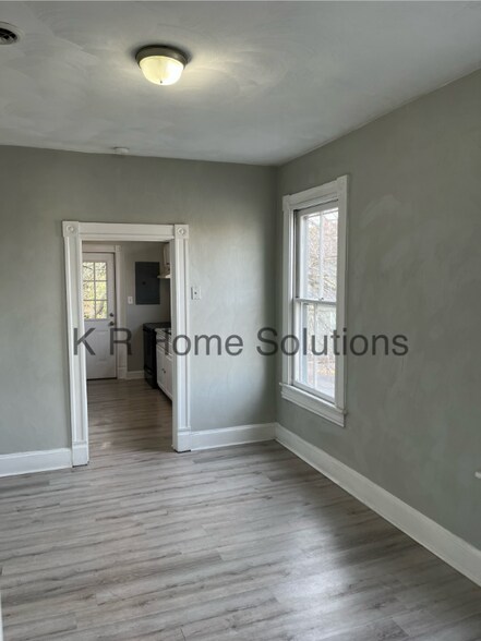 Building Photo - 246 Hatton St