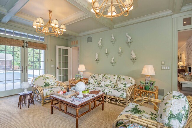 Building Photo - 63 Meadowmere Pl