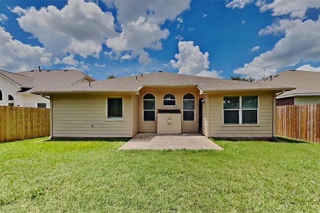 Building Photo - 12231 Piney Bend Dr
