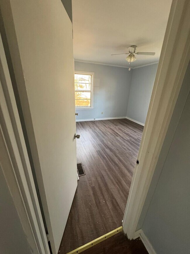 Building Photo - Newly Renovated Home in Florence!!