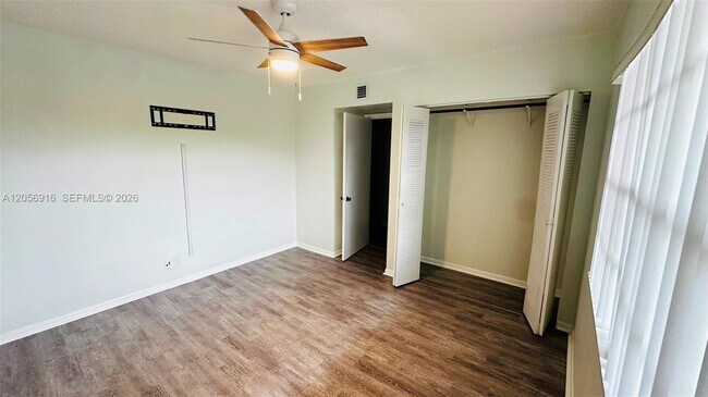 Building Photo - 2091 Coral Ridge Dr
